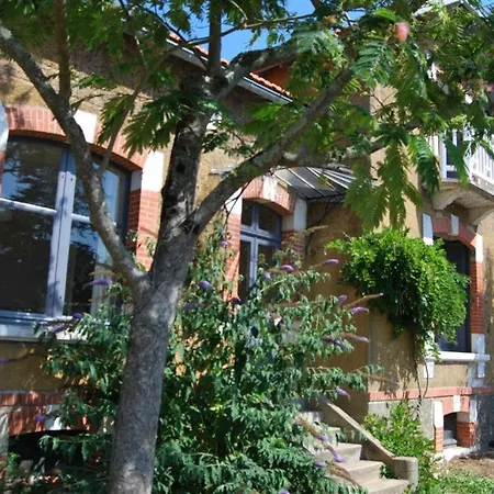 Hébergement de vacances Sous Les Pins *